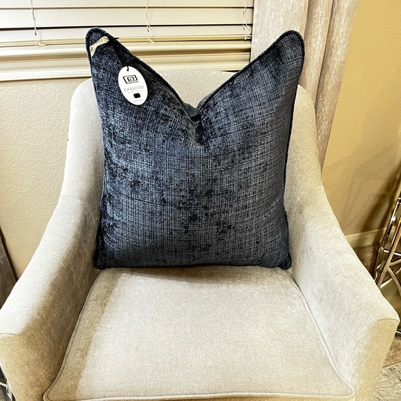 1-NWT CALLISTO HOME TEXTURE DESIGN DECORATIVE THROW PILLOW - Picture 12 of 13